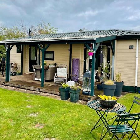 Comfortabel Chalet In Nationaal Park Wateren ภายนอก รูปภาพ