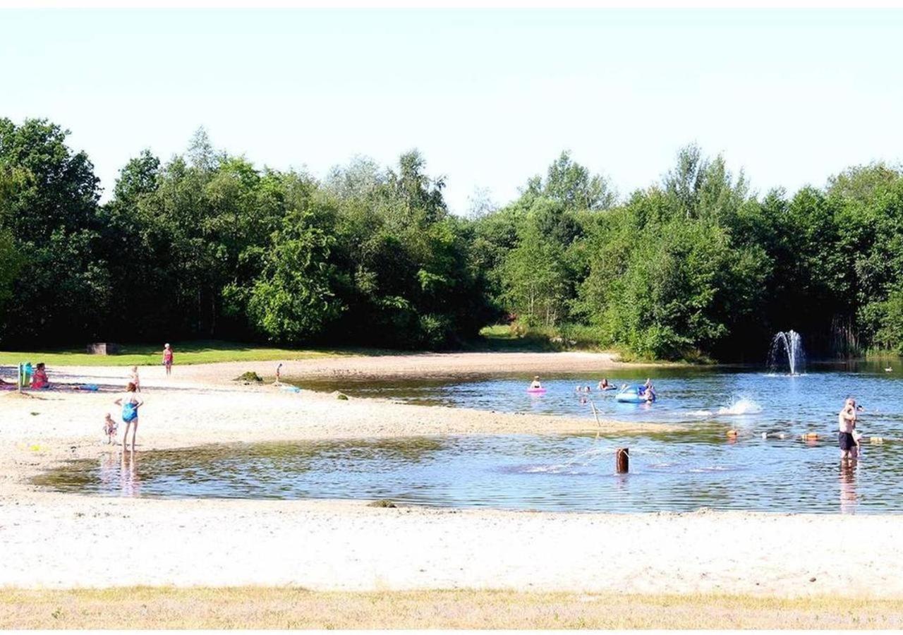 Comfortabel Chalet In Nationaal Park Wateren ภายนอก รูปภาพ