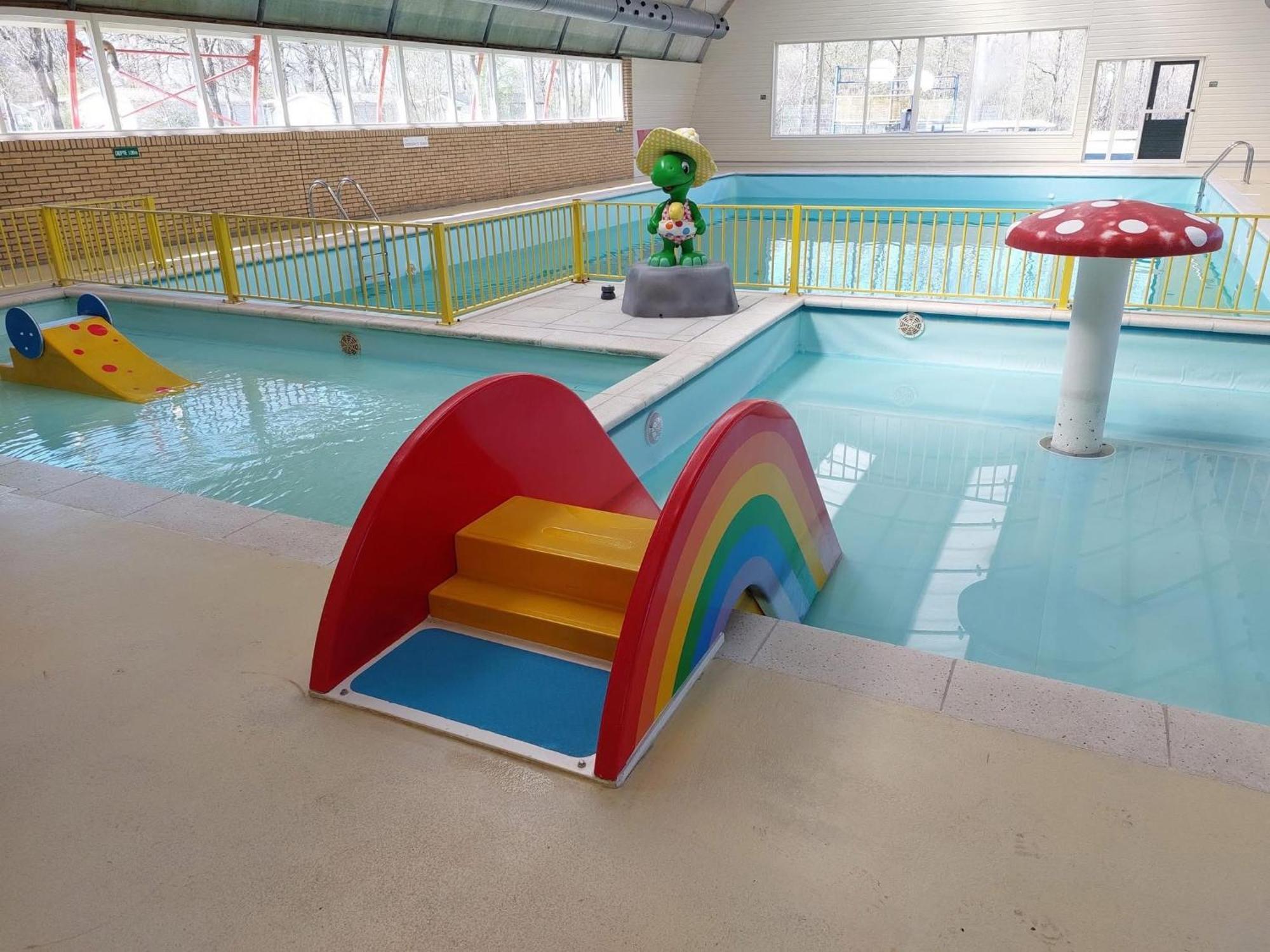 Comfortabel Chalet In Nationaal Park Wateren ภายนอก รูปภาพ